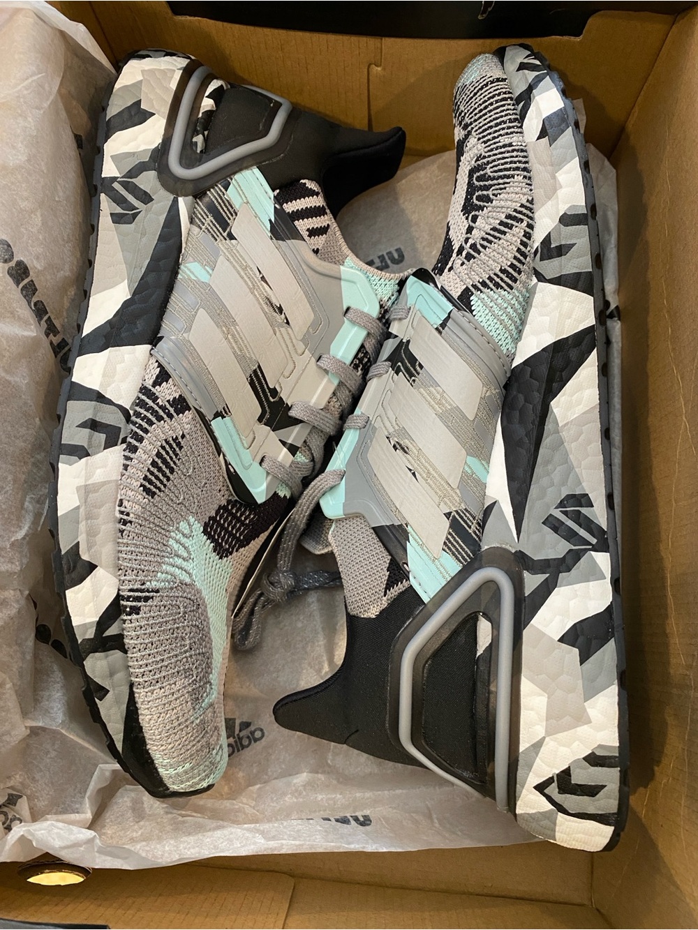 Adidas Ultraboost 20 mens size 11 camo FV8328